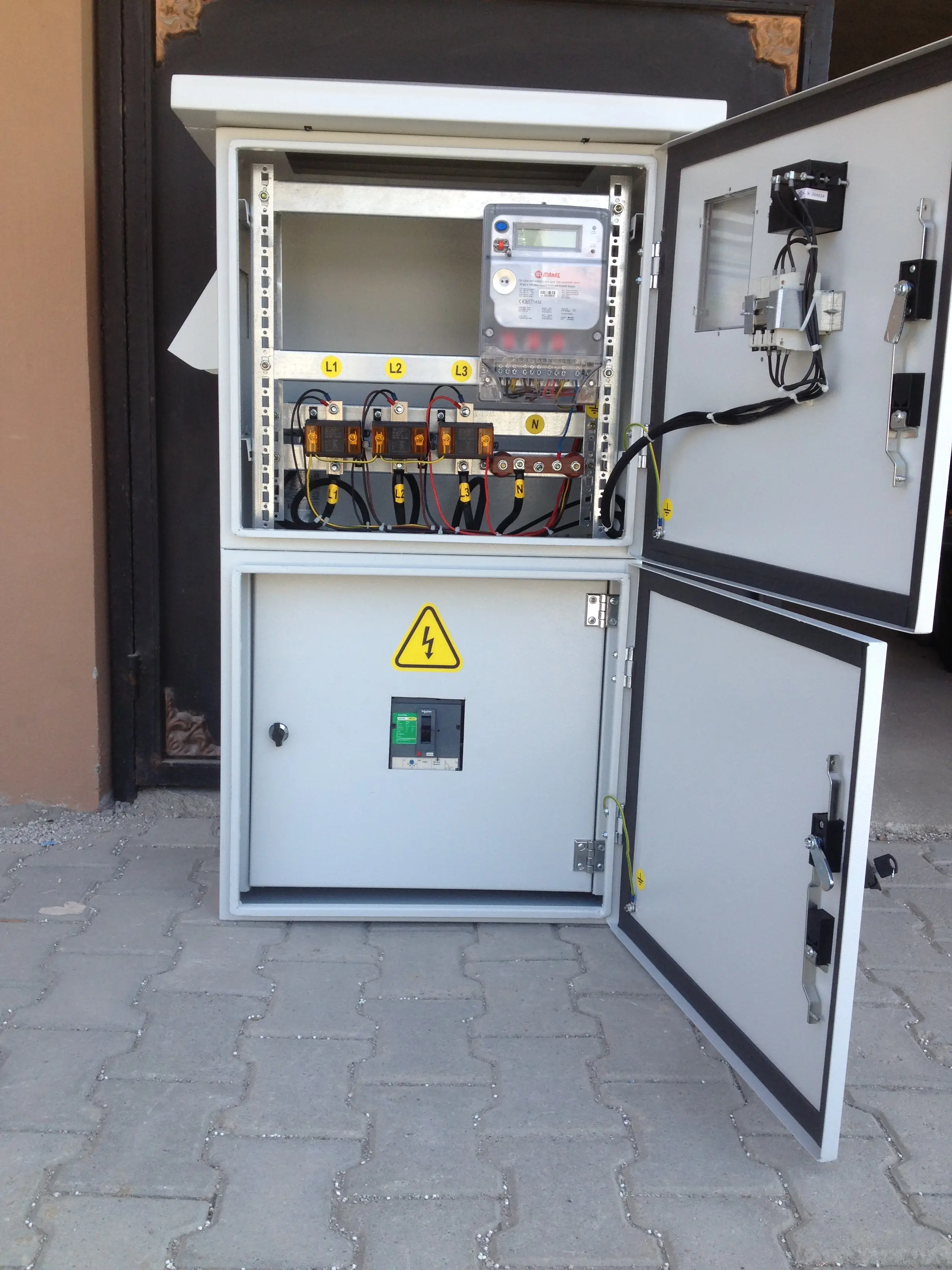 100kva-olcu-dagitim-panosu-3.webp