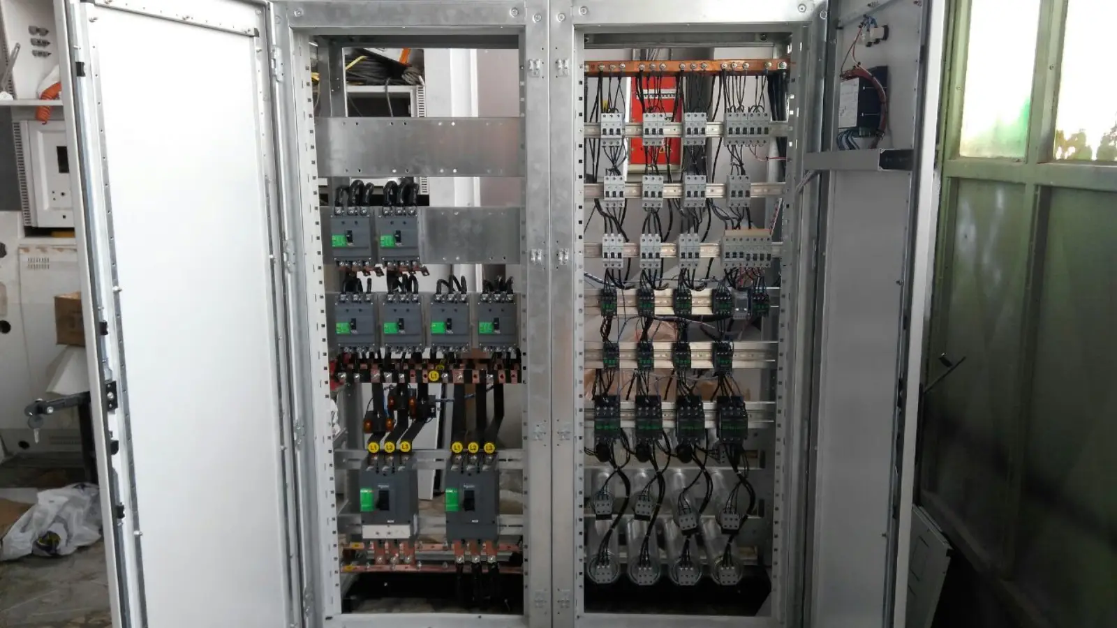400kva-ana-dagitim-ve-kompanzasyon-panosu.webp